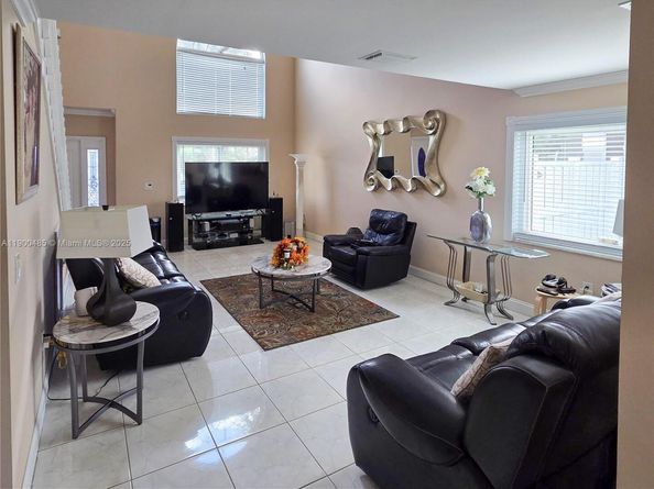 13431 NW 5th Pl, Plantation FL 33325