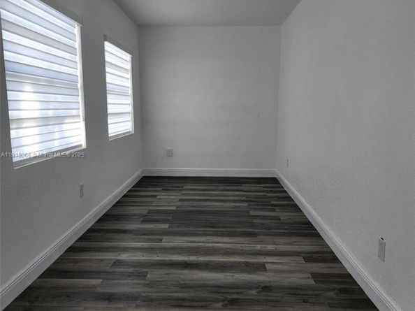 1250 NW 55th St, Miami FL 33142