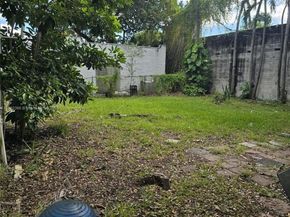 1250 NW 55th St, Miami FL 33142