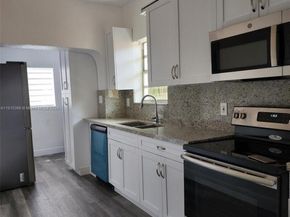 1250 NW 55th St, Miami FL 33142