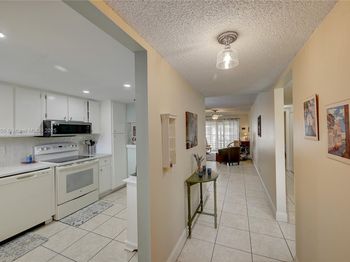 3186 Via Poinciana