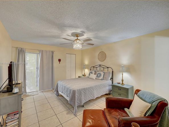 3186 Via Poinciana 203, Lake Worth FL 33467