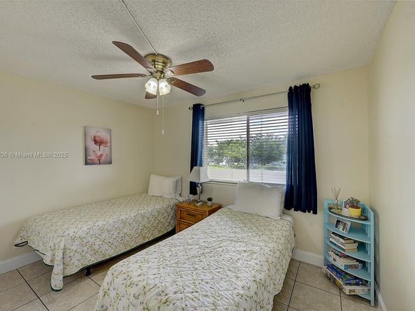 3186 Via Poinciana 203, Lake Worth FL 33467
