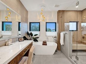 1572 NE 194th St, Miami FL 33179