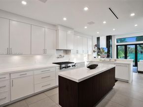 1572 NE 194th St, Miami FL 33179