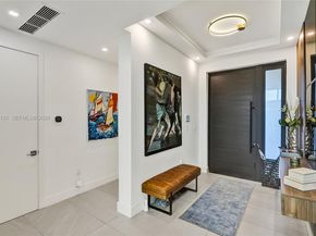 1572 NE 194th St, Miami FL 33179