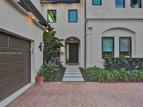 1572 NE 194th St, Miami FL 33179