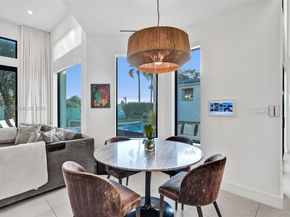 1572 NE 194th St, Miami FL 33179