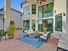 1572 NE 194th St, Miami FL 33179