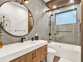 1572 NE 194th St, Miami FL 33179