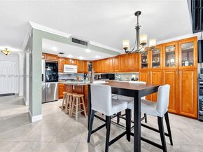 1490 Laguna Ln, Pembroke Pines FL 33026