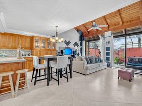 1490 Laguna Ln, Pembroke Pines FL 33026