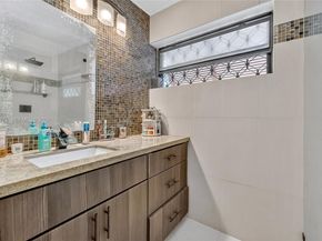 1490 Laguna Ln, Pembroke Pines FL 33026