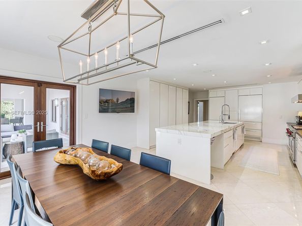 555 Arvida Pkwy, Coral Gables FL 33156