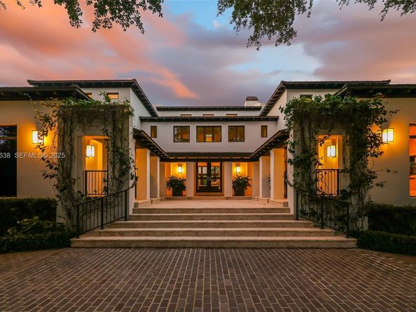 555 Arvida Pkwy, Coral Gables FL 33156