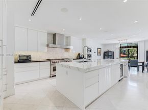 555 Arvida Pkwy, Coral Gables FL 33156