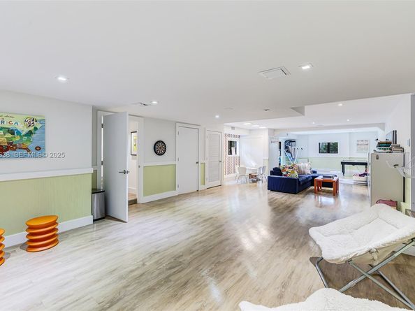 555 Arvida Pkwy, Coral Gables FL 33156