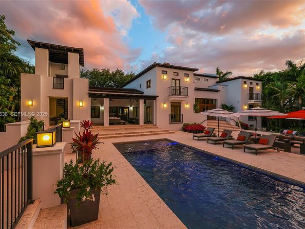 555 Arvida Pkwy, Coral Gables FL 33156