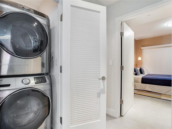 6103 S Aqua Ave 905, Miami Beach FL 33141