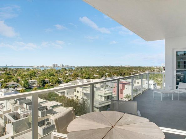 6103 S Aqua Ave 905, Miami Beach FL 33141