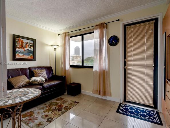 301 Golden Isles Dr 502, Hallandale Beach FL 33009