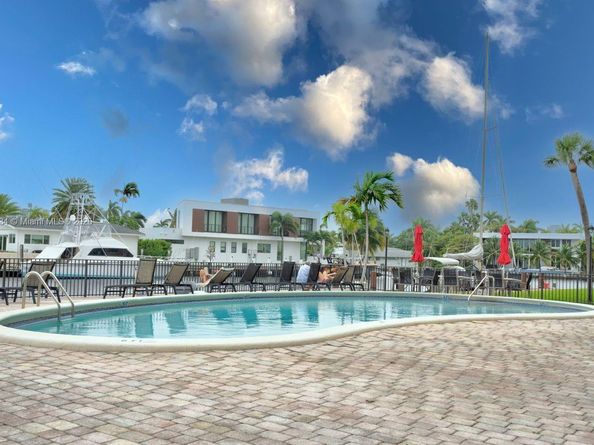 301 Golden Isles Dr 502, Hallandale Beach FL 33009