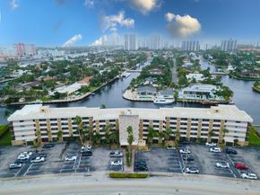 301 Golden Isles Dr 502, Hallandale Beach FL 33009