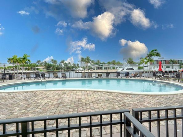 301 Golden Isles Dr 502, Hallandale Beach FL 33009