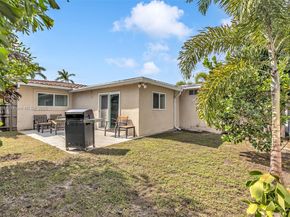 2221 NE 61st Ct, Fort Lauderdale FL 33308