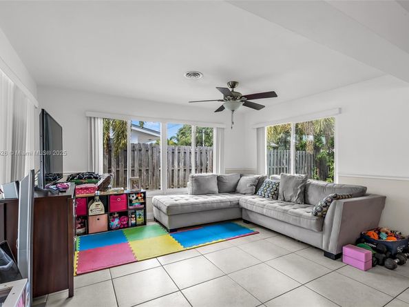 2221 NE 61st Ct, Fort Lauderdale FL 33308