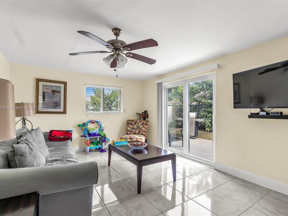 2221 NE 61st Ct, Fort Lauderdale FL 33308