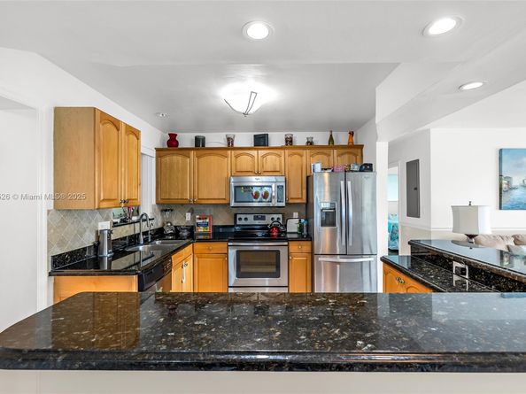 2221 NE 61st Ct, Fort Lauderdale FL 33308