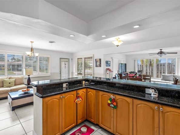 2221 NE 61st Ct, Fort Lauderdale FL 33308