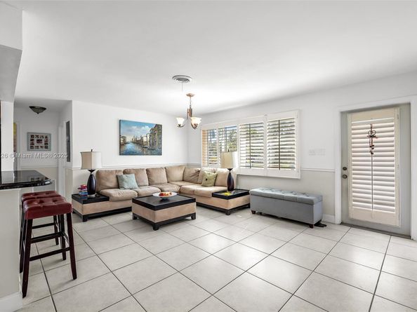 2221 NE 61st Ct, Fort Lauderdale FL 33308