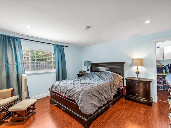 2221 NE 61st Ct, Fort Lauderdale FL 33308