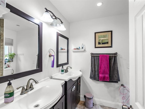 2221 NE 61st Ct, Fort Lauderdale FL 33308