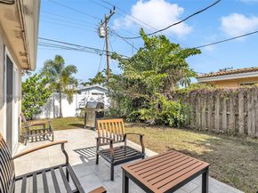 2221 NE 61st Ct, Fort Lauderdale FL 33308