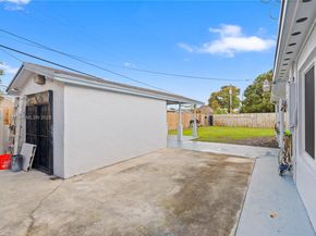 451 W 39th St, Hialeah FL 33012