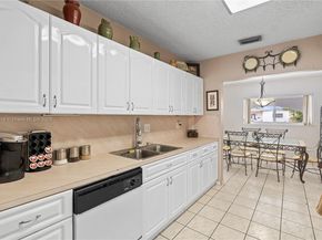 451 W 39th St, Hialeah FL 33012