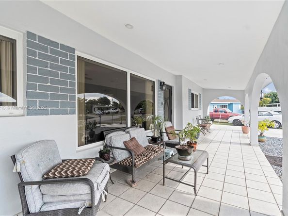 451 W 39th St, Hialeah FL 33012