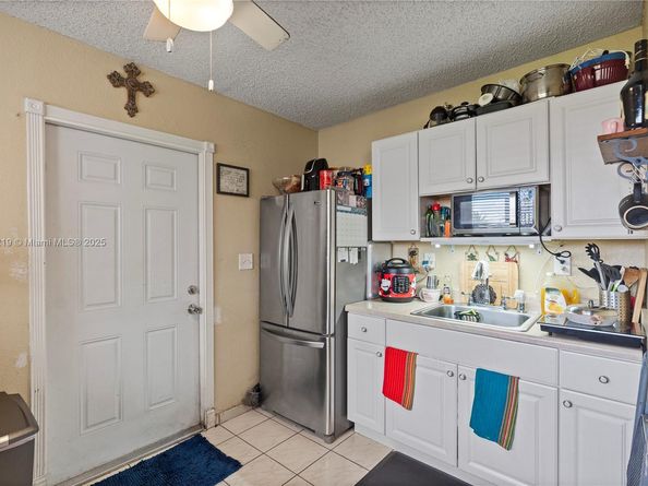 451 W 39th St, Hialeah FL 33012