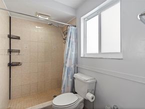 451 W 39th St, Hialeah FL 33012