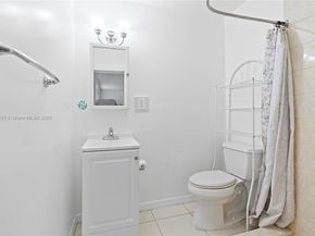 451 W 39th St, Hialeah FL 33012