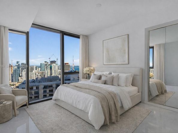 300 N Biscayne Boulevard Way 4809W, Miami FL 33131