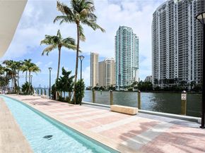 300 N Biscayne Boulevard Way 4809W, Miami FL 33131