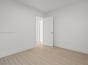 6825 SW 12th St, Pembroke Pines FL 33023