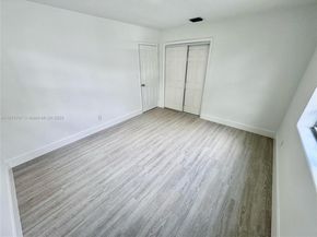 6825 SW 12th St, Pembroke Pines FL 33023