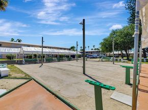 1012 SW 11th St 20N, Hallandale Beach FL 33009