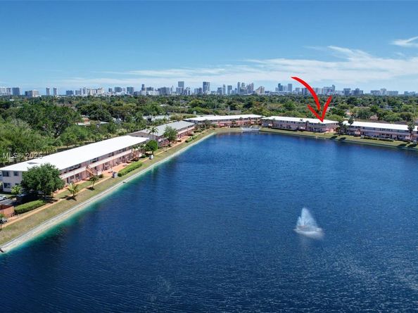 1012 SW 11th St 20N, Hallandale Beach FL 33009