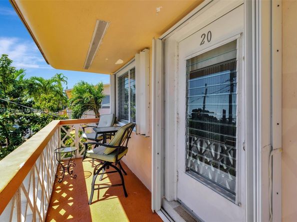 1012 SW 11th St 20N, Hallandale Beach FL 33009